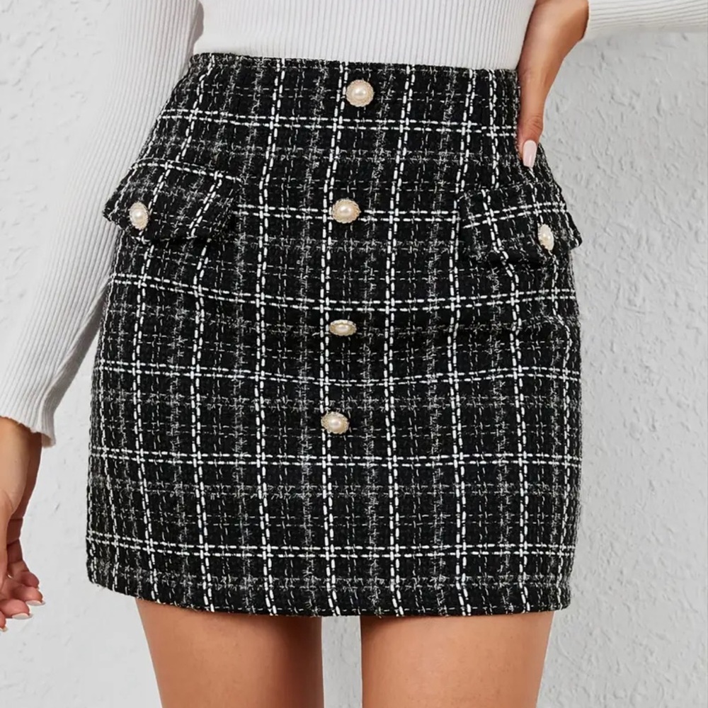 MINI TWEED SKIRT WITH BUTTONS DETAILS